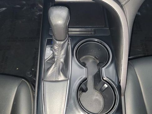 Used 2020 Toyota Camry SE image 23