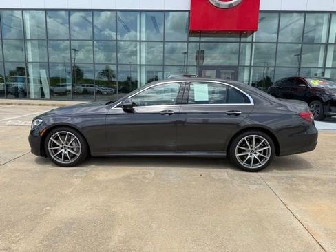 Used 2022 Mercedes-Benz E 350 Sedan image 2