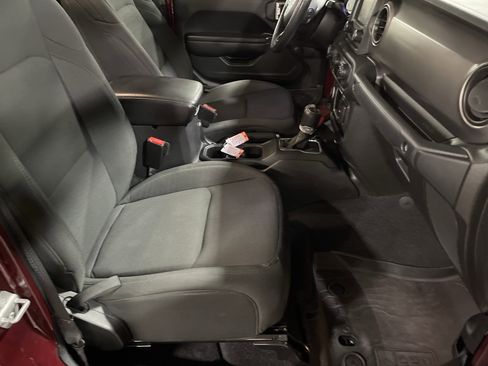 Used 2021 Jeep Gladiator Sport image 14