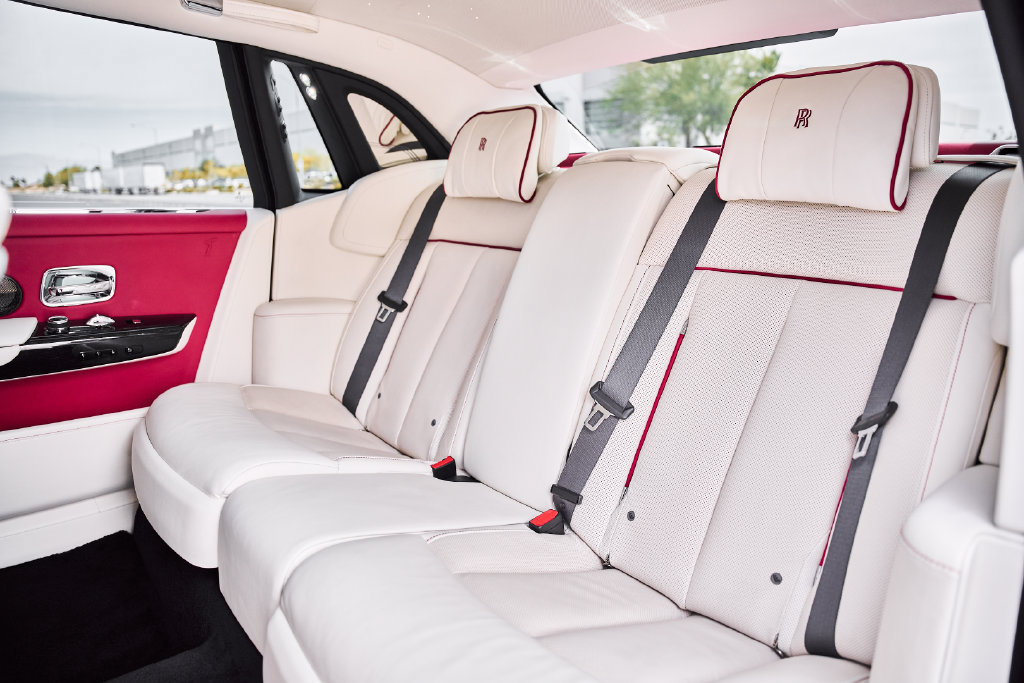 Used 2023 Rolls-Royce Phantom Sedan RWD image 60