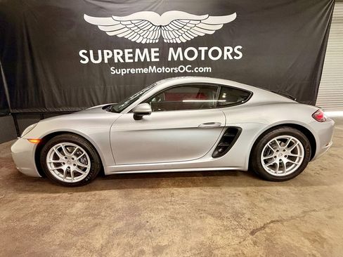 Used 2022 Porsche 718 Cayman image 5