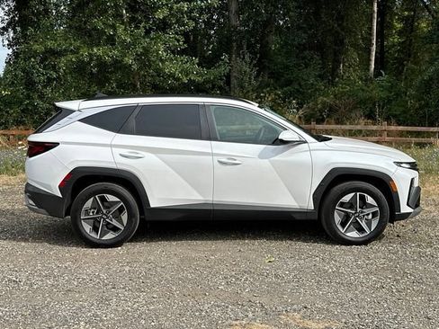 Certified 2025 Hyundai Tucson SEL AWD/4WD image 10
