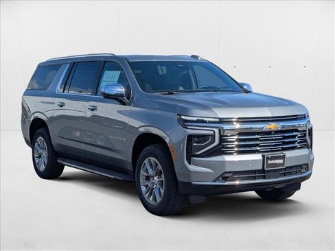 New 2025 Chevrolet Suburban Premier image 7