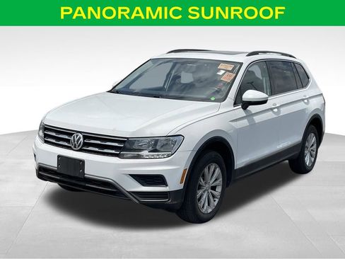 Used 2018 Volkswagen Tiguan SE w/ Panoramic Sunroof Package AWD/4WD image 4