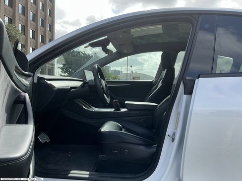 Used 2022 Tesla Model Y Performance AWD/4WD image 7