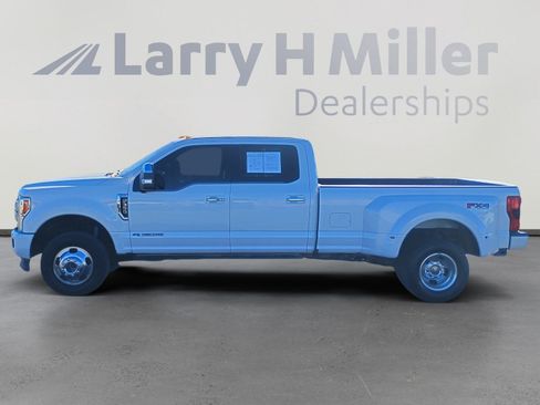 Used 2019 Ford F350 Platinum w/ Platinum Ultimate Package image 2