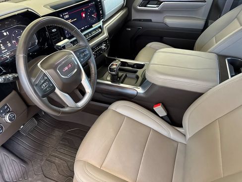 Used 2023 GMC Sierra 1500 SLT w/ SLT Premium Package AWD/4WD image 9