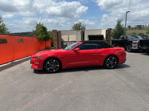 Used 2020 Ford Mustang Convertible image 4