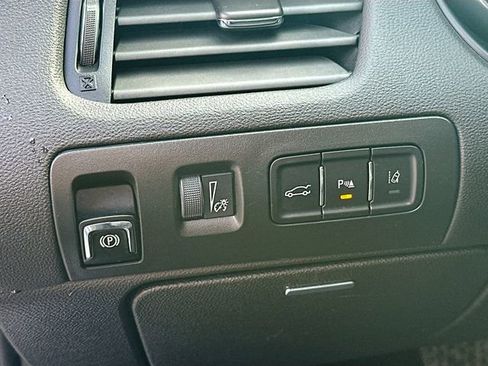 Used 2017 Chevrolet Impala Premier w/ Enhanced Convenience Package image 11