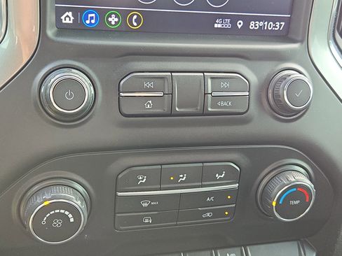 Used 2020 Chevrolet Silverado 1500 LT AWD/4WD image 30