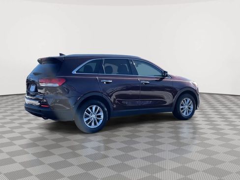 Used 2016 Kia Sorento LX w/ LX Convenience Package image 8