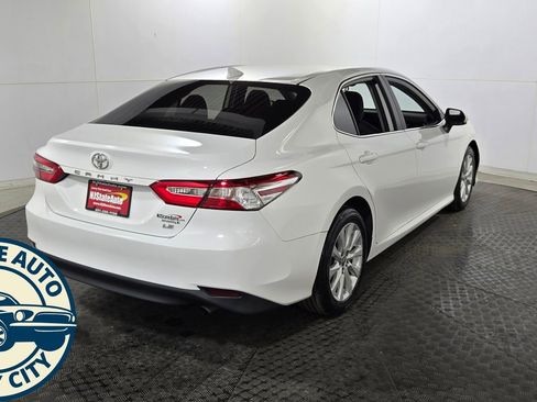 Used 2020 Toyota Camry LE FWD image 7