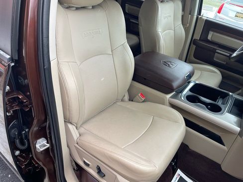 Used 2015 RAM 1500 Laramie w/ Convenience Group image 44