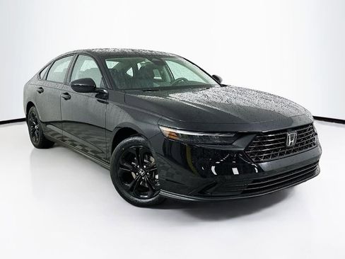 Used 2025 Honda Accord SE image 1