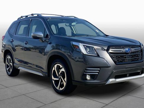 Used 2023 Subaru Forester Touring image 3
