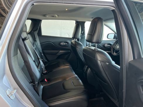 Used 2020 Jeep Cherokee Latitude Plus FWD image 16