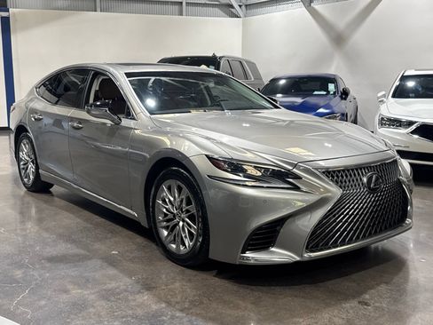Used 2018 Lexus LS 500 w/ Accessory Package (Z2) RWD image 4