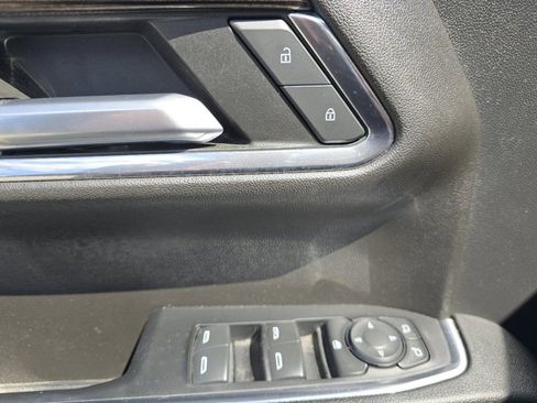 Used 2023 Chevrolet Silverado 1500 LT image 32