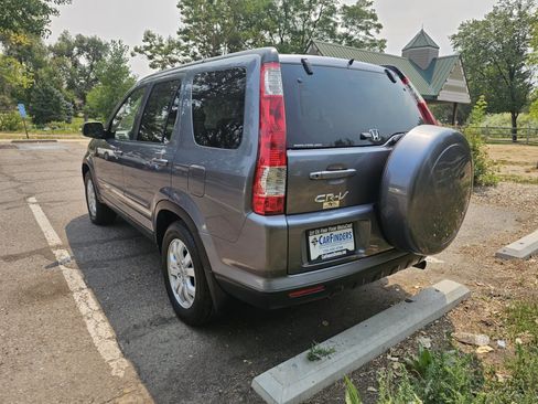 Used 2005 Honda CR-V EX image 3