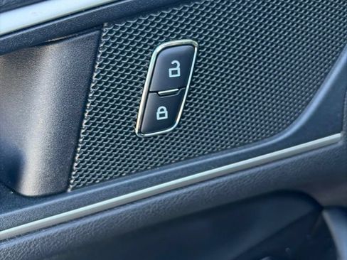 Used 2019 Ford Edge SEL w/ Equipment Group 201A AWD/4WD image 11