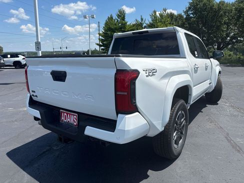 Used 2026 Toyota Tacoma TRD Sport w/ TRD Sport Upgrade Package AWD/4WD image 9
