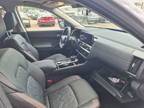 New 2026 Nissan Pathfinder Platinum AWD/4WD image 29