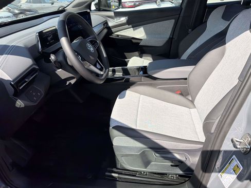 Certified 2025 Volkswagen ID.4 Pro RWD image 14