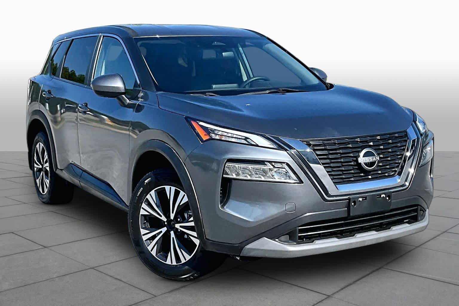 Used 2023 Nissan Rogue SV FWD image 3