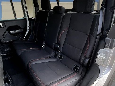 Used 2020 Jeep Gladiator Rubicon AWD/4WD image 24
