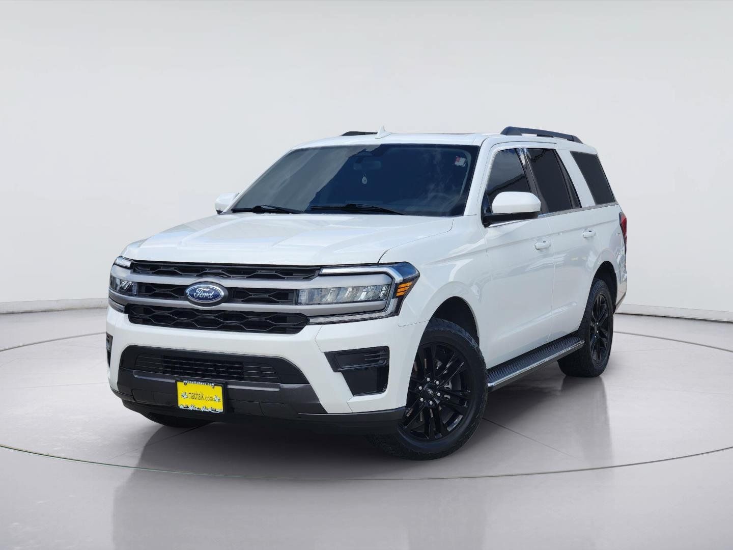 Used 2023 Ford Expedition XLT RWD image 1