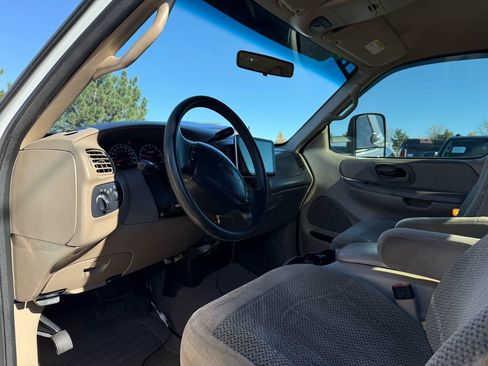 Used 2000 Ford F150 XLT image 19
