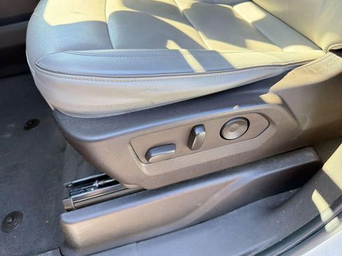 Used 2022 GMC Yukon SLT image 13