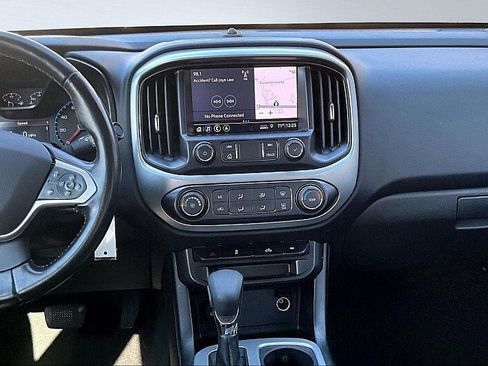 Used 2022 Chevrolet Colorado LT w/ LT Convenience Package image 6