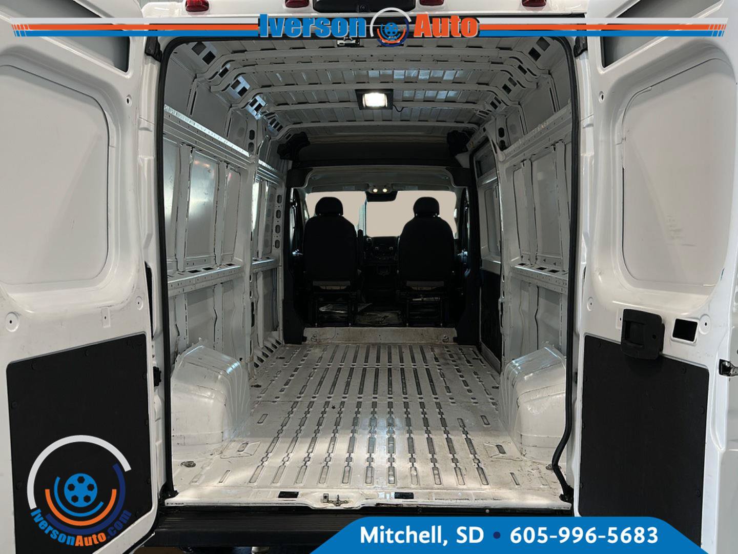 Used 2025 RAM ProMaster 2500 w/ Convenience Group FWD image 22
