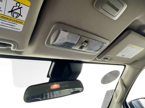 Used 2024 Nissan Frontier SV image 22