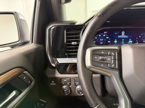 Used 2025 Chevrolet Silverado 1500 LT image 74