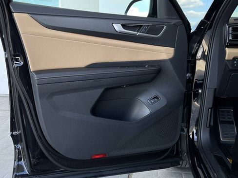 New 2026 Volkswagen Atlas Cross Sport SEL R-Line image 9