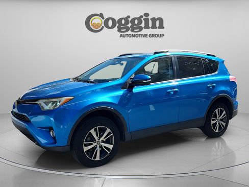 Used 2018 Toyota RAV4 XLE image 1