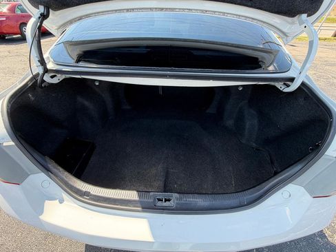 Used 2011 Toyota Camry LE FWD image 22