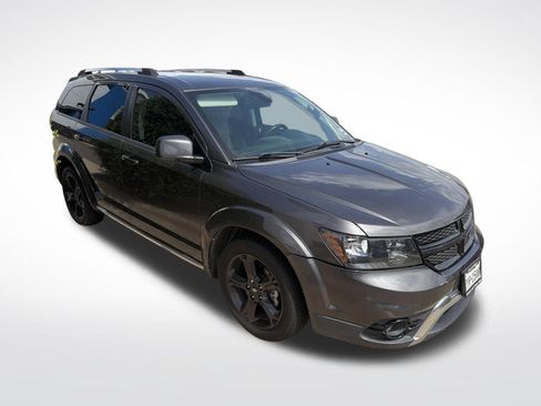 Used 2019 Dodge Journey Crossroad FWD image 2