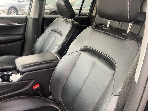 Certified 2023 Jeep Grand Cherokee Limited image 12