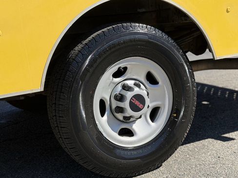 Used 2019 GMC Savana 3500 3500 2dr 139 in. WB Cutaway Ch w/ Power Convenience Package image 3