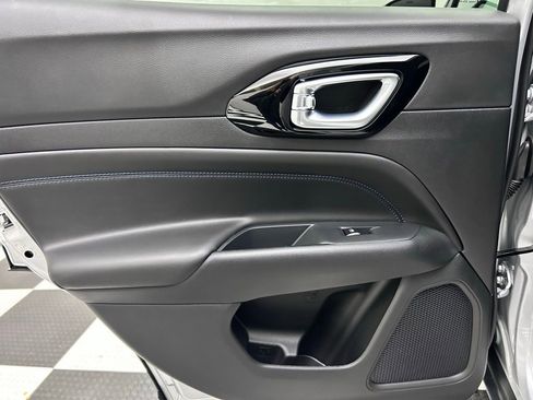 New 2026 Jeep Compass Latitude image 13