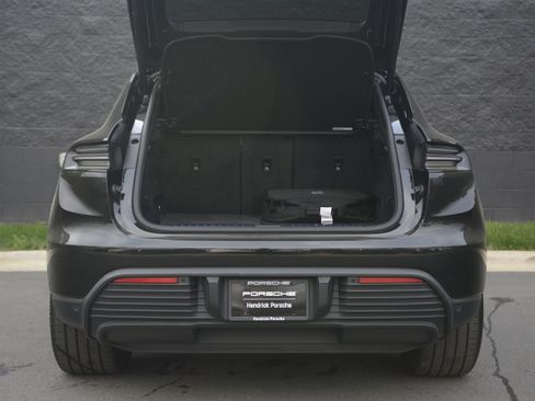 Certified 2025 Porsche Macan 4S Electric image 43