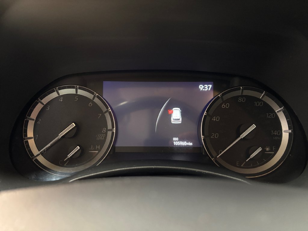 Used 2021 Toyota Highlander XLE FWD image 16