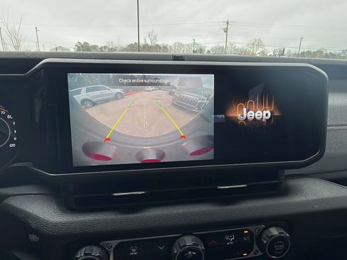 Used 2024 Jeep Wrangler Sport image 34