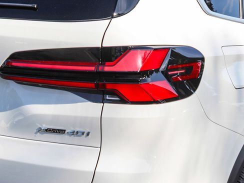 New 2026 BMW X5 xDrive40i w/ Climate Comfort Package image 7