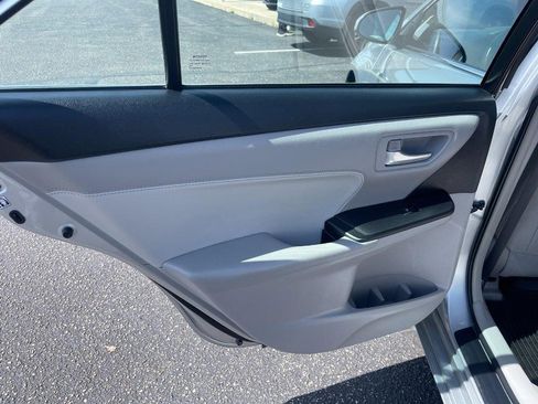 Used 2015 Toyota Camry XLE w/ Advanced Technology Package FWD image 17