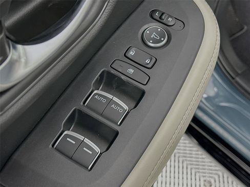 New 2026 Honda HR-V EX-L image 18