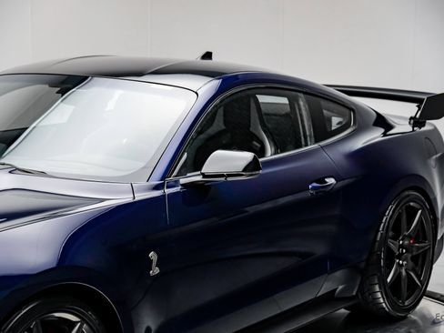 Used 2020 Ford Mustang Shelby GT500 w/ Carbon Fiber Track Pack image 24
